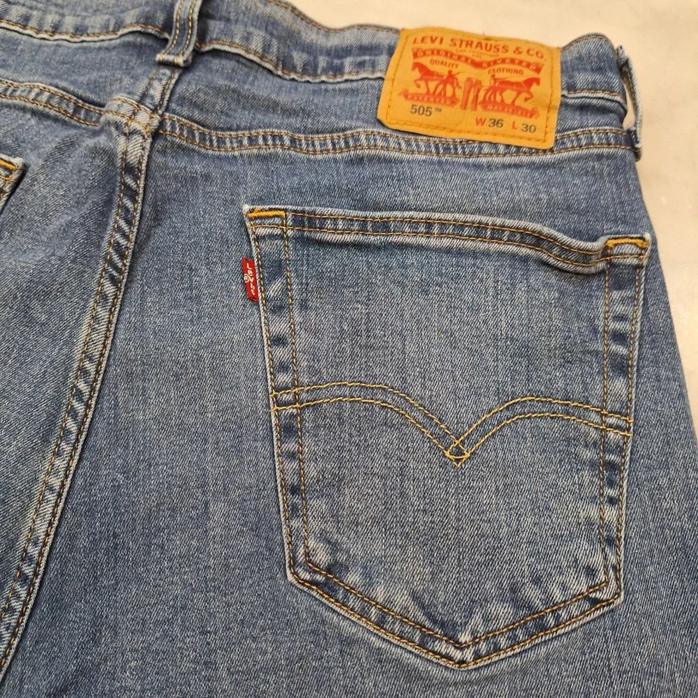 Levi's 505 Regular Fit Jeans Mens 36x30 Blue Straight Leg Denim Pants Classic